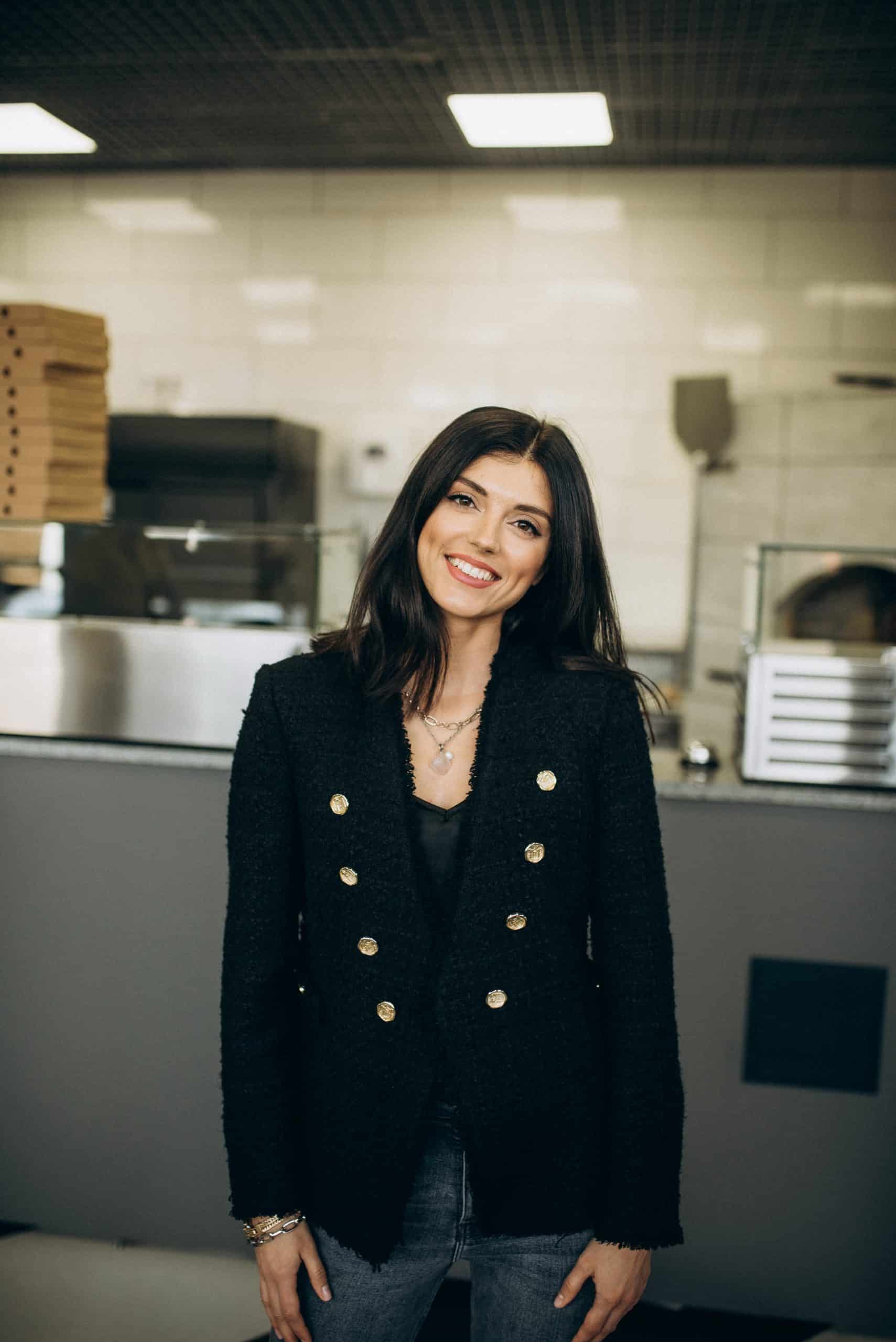 Знай наших — Наталя співвласниця в Луцьку | LA PIEC wood-fired pizza delivery
